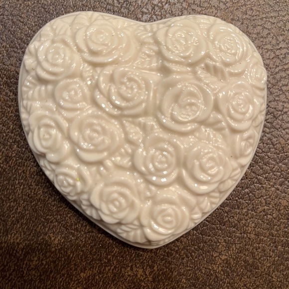 Heart Trinket Box with Roses, Vintage Lenox - Picture 5 of 7